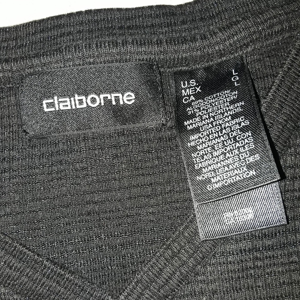 💸2for $12 Claireborn v-neck shirt